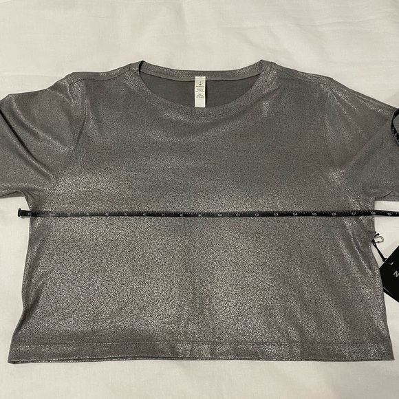 Lululemon SoulCycle To The Beat crop tee NWT LIMITED EDITION Size 4 Metal Gray - Picture 11 of 15